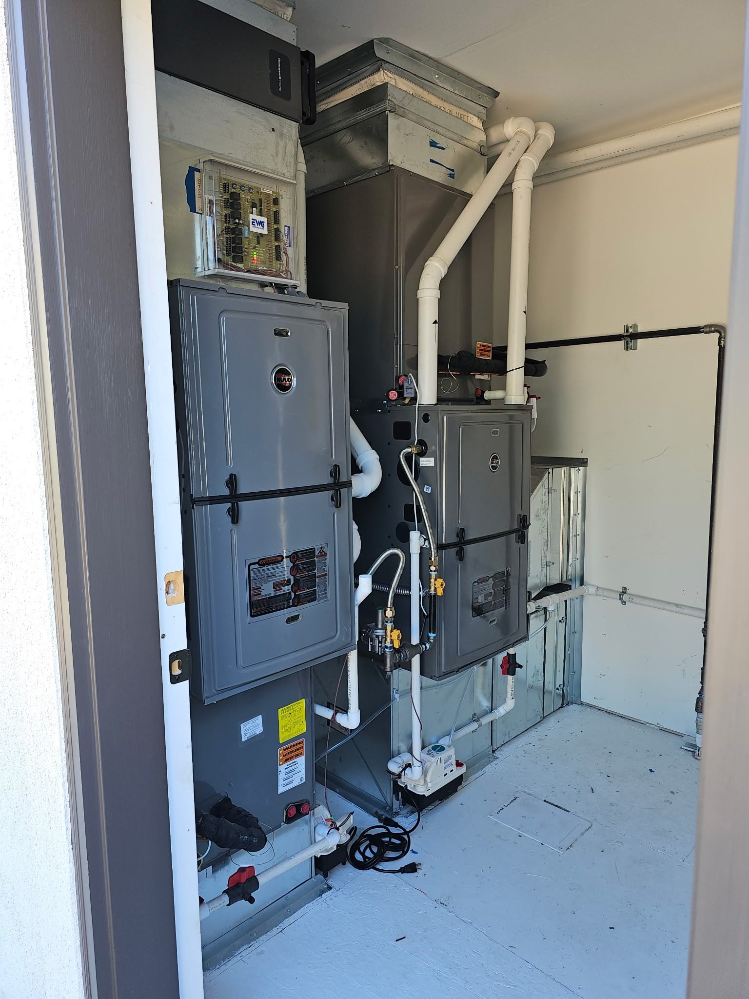 Dual furnace mechanical installation